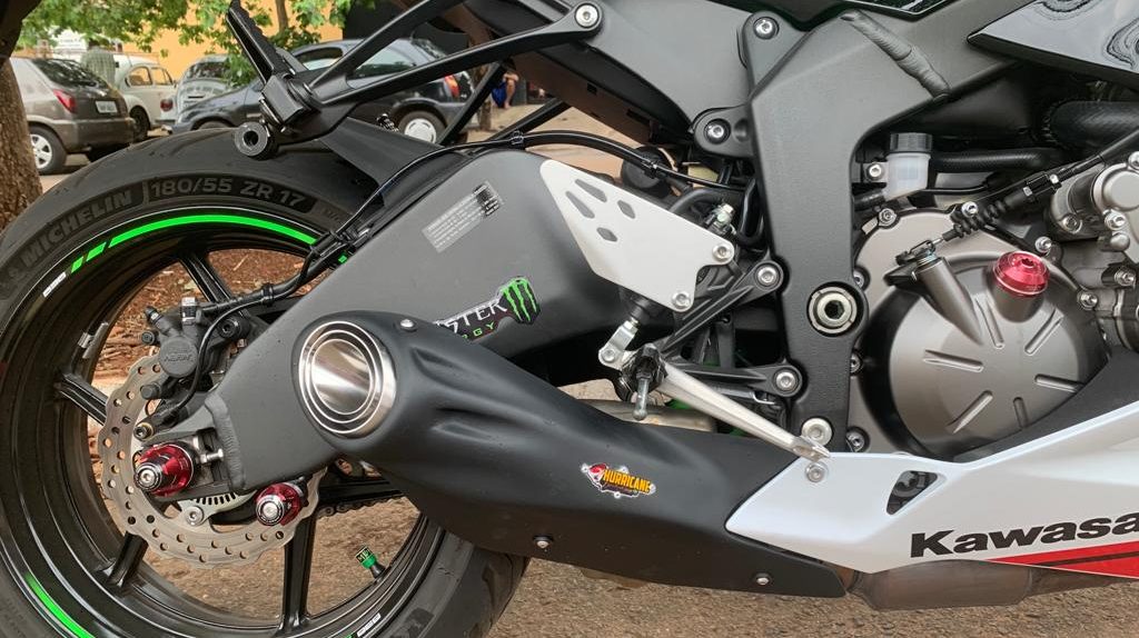 Capa do vídeo Escapamento Bico Hurrimade Evolution Kawasaki ZX-6R 2019 a 2024