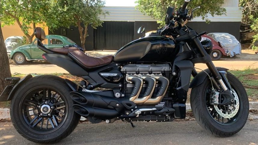 Capa do vídeo Escapamento Sports Cover Triumph Rocket 3R 2020 a 2025